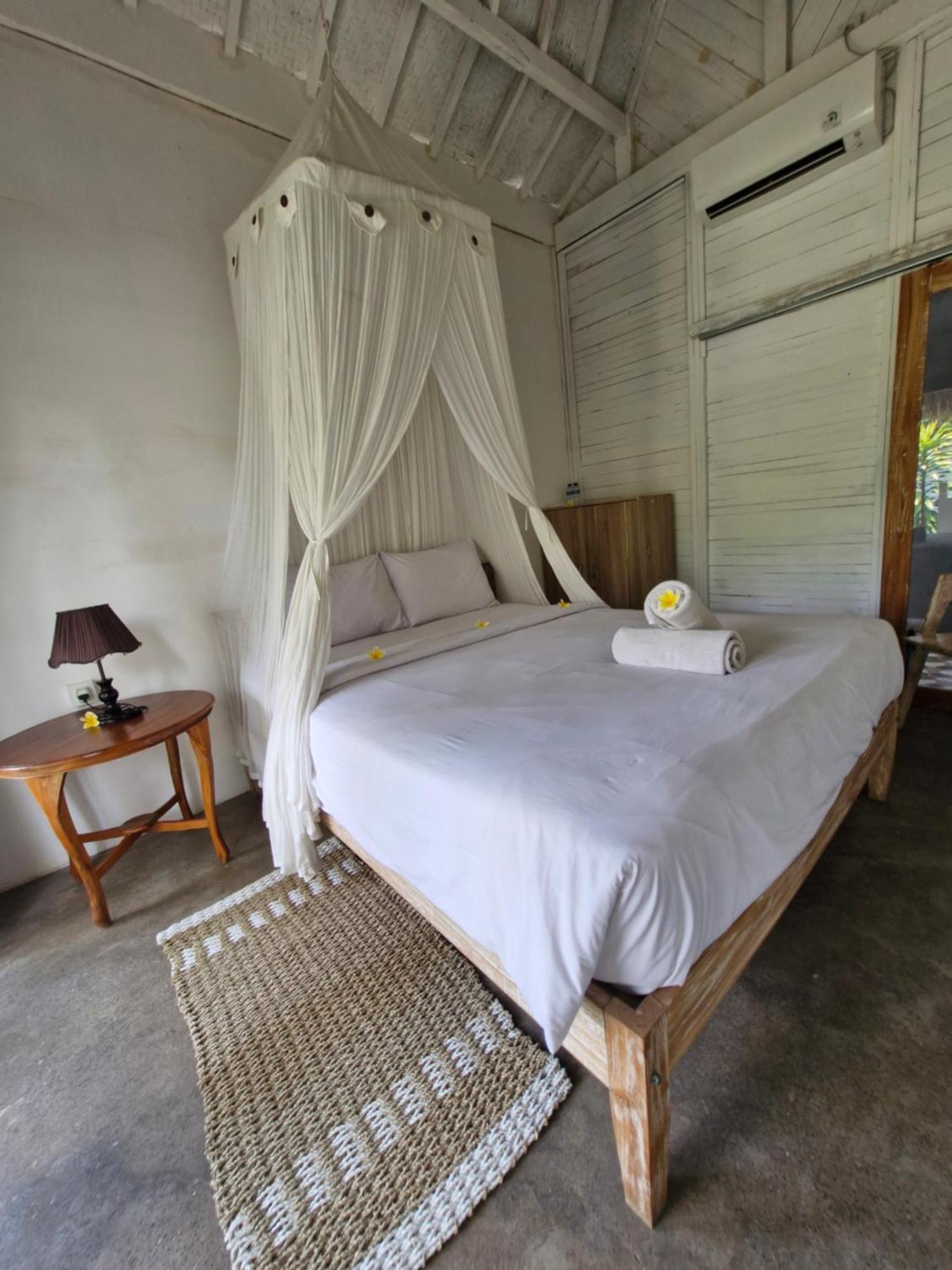 The Layar Homestay Batununggul Exterior foto